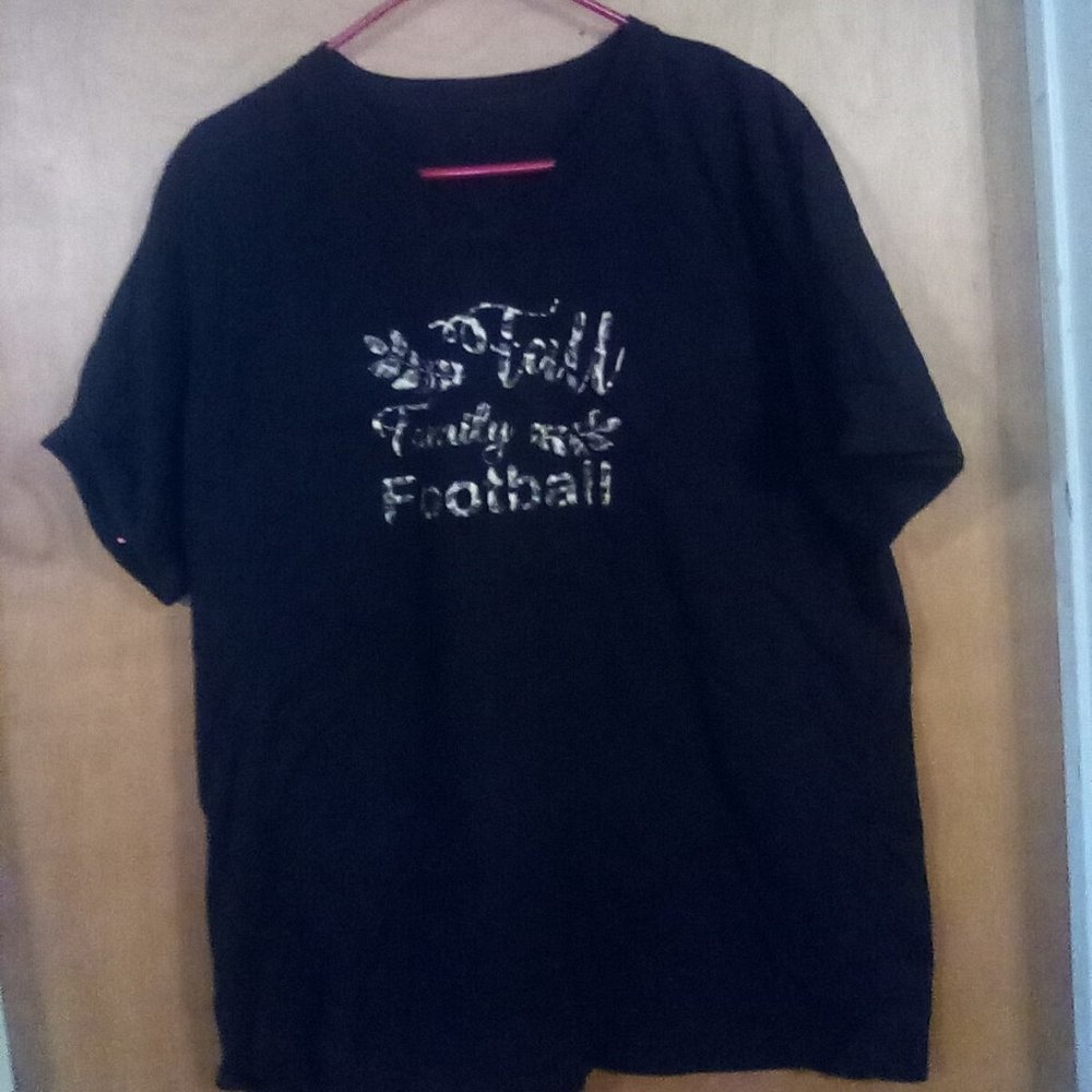 Black t-shirt with leopard "Fall Family Footballl"